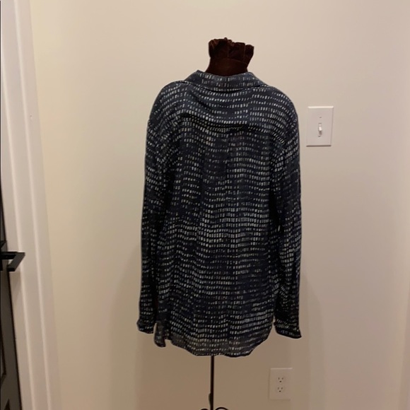 Button up blouse - Picture 3 of 5